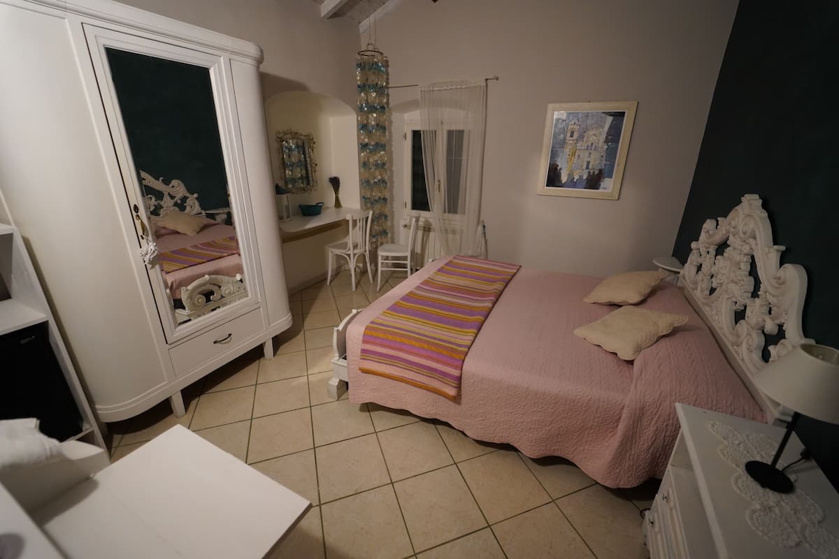 Comfort Double Room | Desk, free WiFi, bed sheets