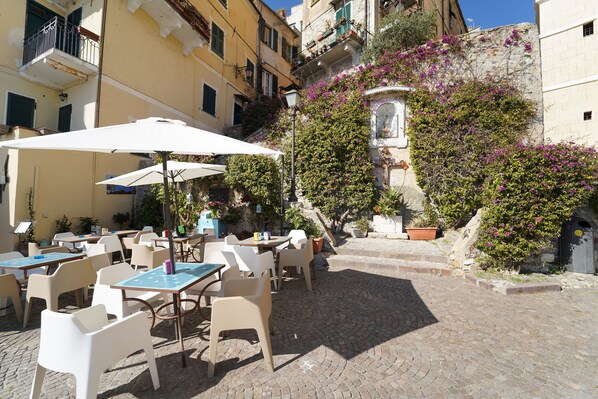 Exterior detail - Le Notti Mediterranee (Cervo)