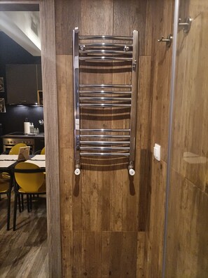 City Apartment, 2 Bedrooms | Bathroom | Shower, free toiletries, hair dryer, towels - Kallimarmaro Cozy (Athens)