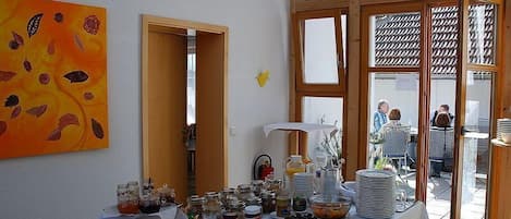 Desayuno buffet incluido todos los días