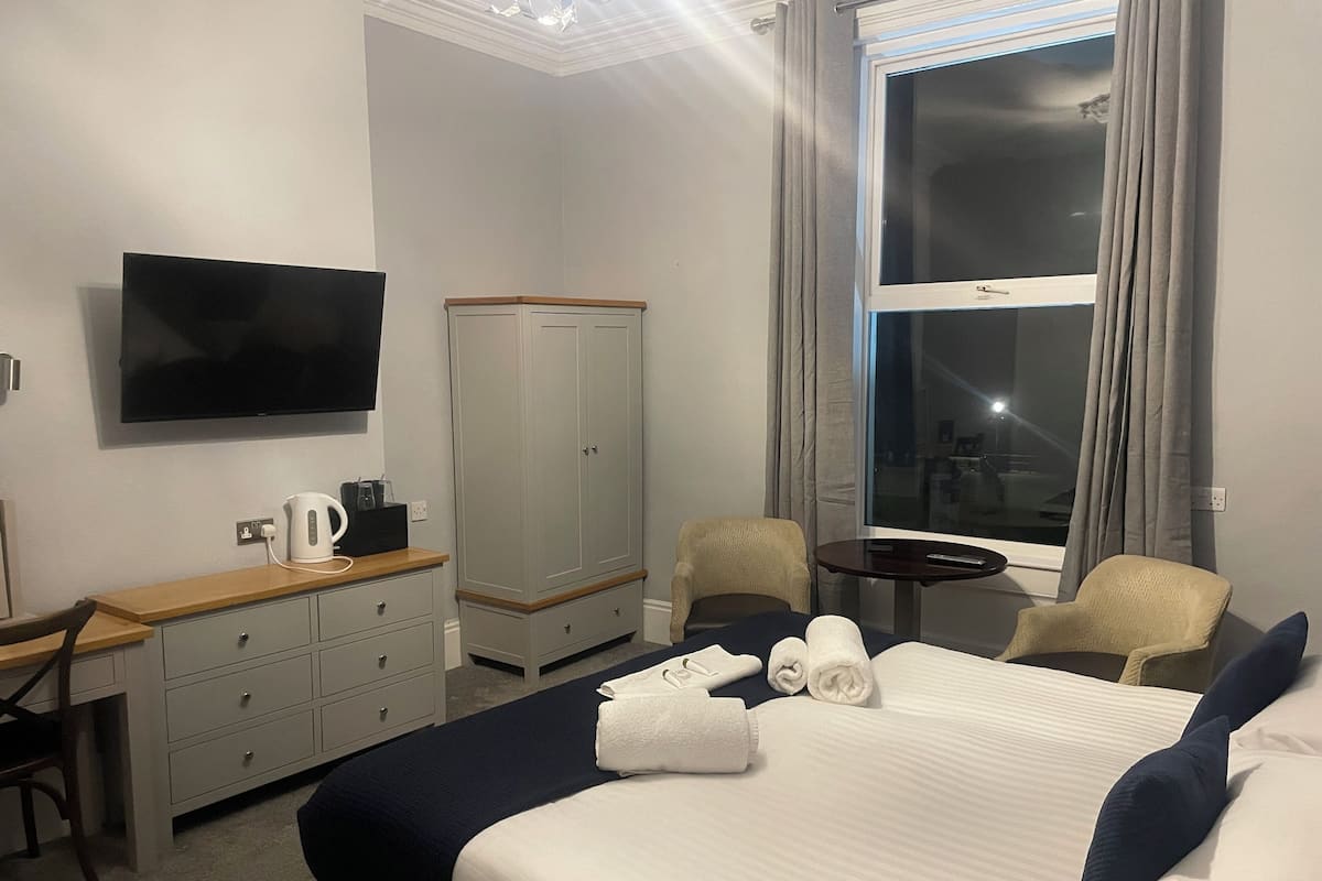 Phòng đôi hoặc 2 giường đơn phong cách cổ điển, quang cảnh biển | 1 phòng ngủ, trang trí khác biệt