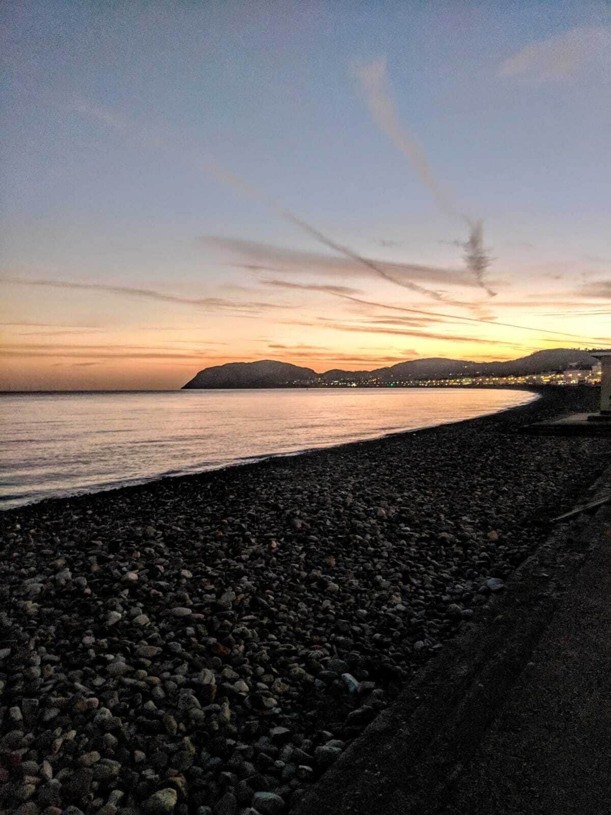 ใกล้ชายหาด