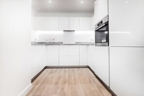 公寓 | 私人厨房 | 大冰箱、微波炉、烤箱、炉灶