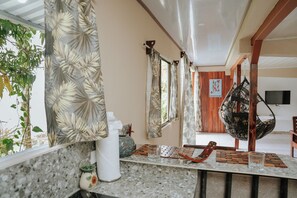 Interior - 5 Star view Studio Apt (Quepos)
