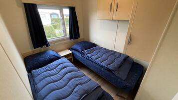 2 bedrooms