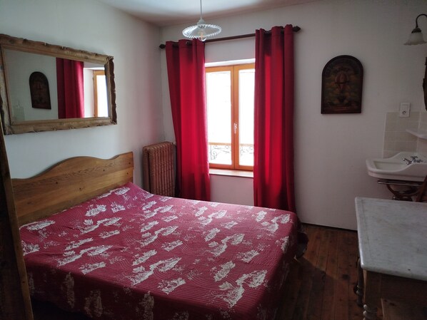 1 camera, ferro/asse da stiro, Wi-Fi