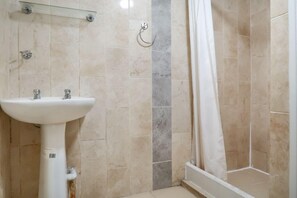 Apartment | Bathroom