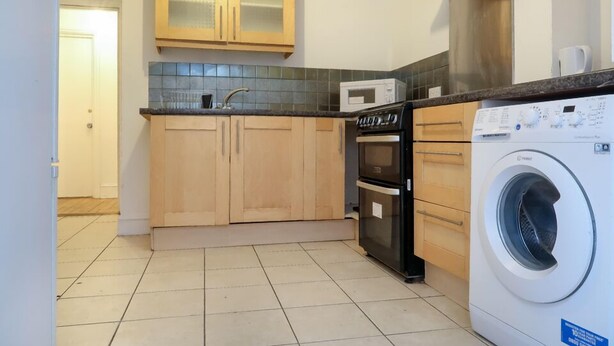 Apartment | Private kitchen - Sidney Street - Deluxe Double Room (London)