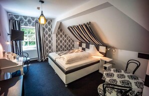 Dobbeltrom | Dundyner, blendingsgardiner, lydisolert og strykejern/-brett