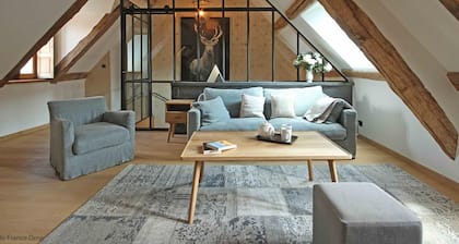 17th-century cottage with garden, forest nearby, pets allowed