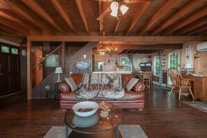 Fireplace, DVD player - Clouds Mountain Cabin (Rileyville)