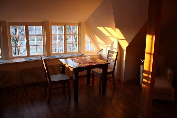 Apartment (Oldenburg) | In-room dining