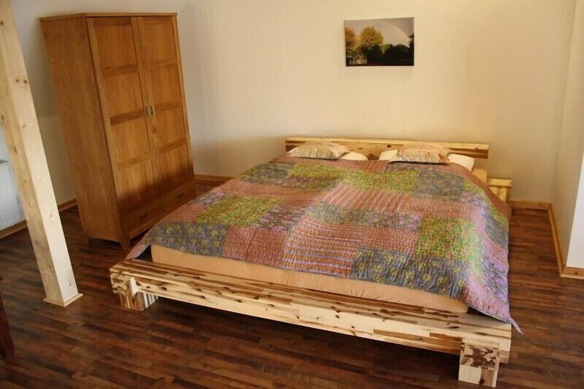 Apartment (Oldenburg) | Iron/ironing board (on request), free cots/infant beds, free WiFi