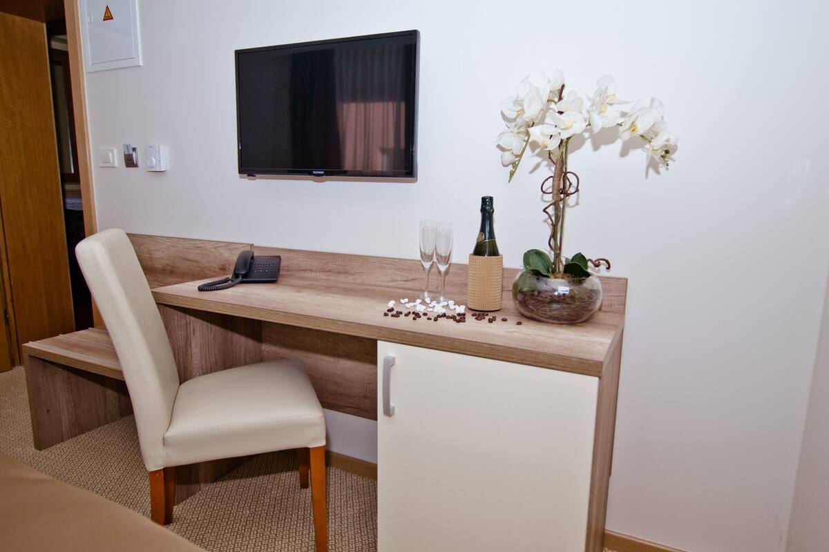 Blackout drapes, iron/ironing board, bed sheets, wheelchair access