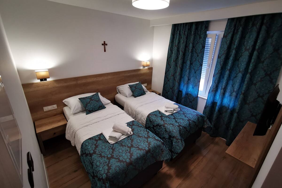 Blackout drapes, iron/ironing board, bed sheets, wheelchair access