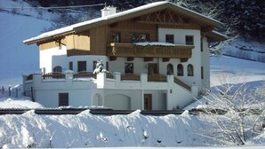 Front of property - Alpenapart Walch (Jerzens)