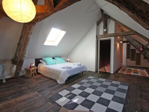 5 bedrooms, free WiFi