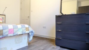 Unclassified image, 3 of 19, button - Clemence Road - Deluxe Double Room (London)