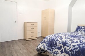 Interior - Ponsonby House - Deluxe Double Room (London)