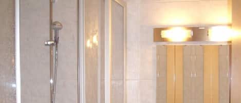 Economy Room, Mountain View (Top 2) | Bathroom | Shower, towels
