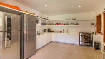 Villa | Eigene Küche | Großer Kühlschrank, Mikrowelle, Ofen, Herdplatte