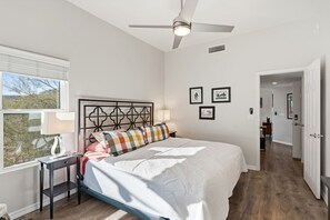 3 bedrooms, iron/ironing board, free WiFi, bed sheets - Mountain, Canyon & Golf Course Views from all Windows (Tucson)