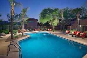 A heated pool - Mountain, Canyon & Golf Course Views from all Windows (Tucson)