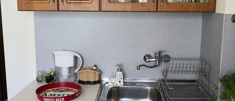 Micro-ondes, cafetière/bouilloire