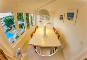 Villa | Restaurantes