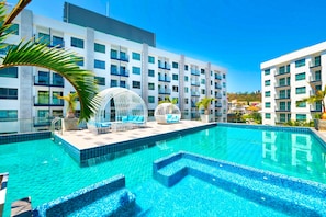 Pool - 5 Star Pool View Beach Resort close to Walking Street (Pattaya City)