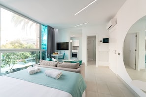 1 slaapkamer, een strijkplank/strijkijzer, gratis wifi, beddengoed