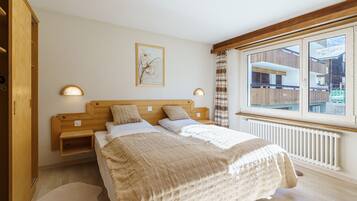 Setrika/meja setrika, tempat tidur bayi gratis, dan Wi-Fi gratis