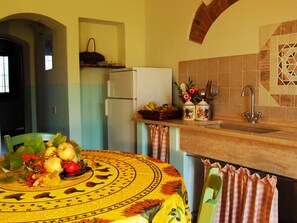 Dining - Holidays in Tuscany with family (Castagneto Carducci)