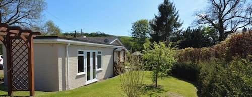 The Willows - a bungalow that sleeps 2 guests in 1 bedroom