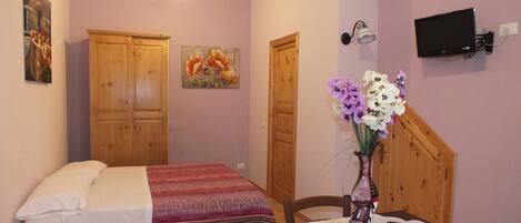 1 bedroom, free WiFi, bed sheets