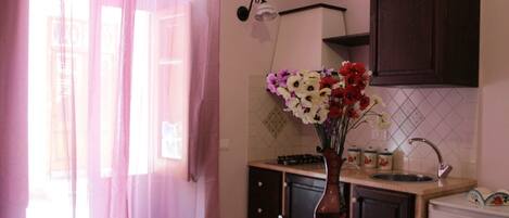 冰箱、炉灶、茶具/咖啡用具、厨具/餐具