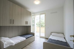 2 Schlafzimmer, Bügeleisen/Bügelbrett, Reisekinderbett, kostenloses WLAN