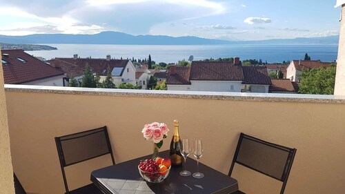 Apartment REA **** 2 + 2 With sea view and air conditioning