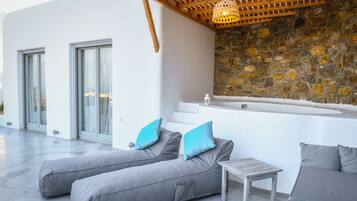 Superior-Suite, Whirlpool, Meerblick | Terrasse/Patio
