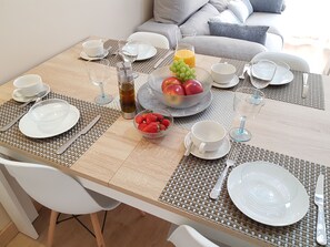 Dining - Bright and newly renovated apartment in the historic center (Sevilla)
