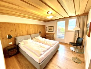 2 bedrooms, iron/ironing board, travel crib, free WiFi - Large apartment with 2 bedrooms, SWIMMING POOL, balcony, garden (Telfes)