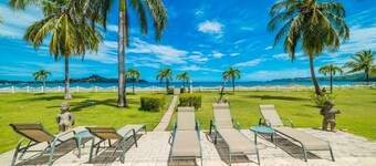 Beach Front Feet in the Sand, Ocean View, 1 BR 1BA, Ocean Front Pool
