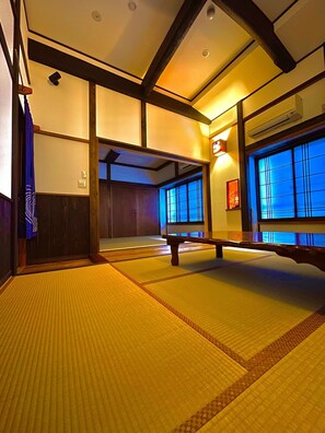 Room - Saiun Orenoie (Matsuzaki)