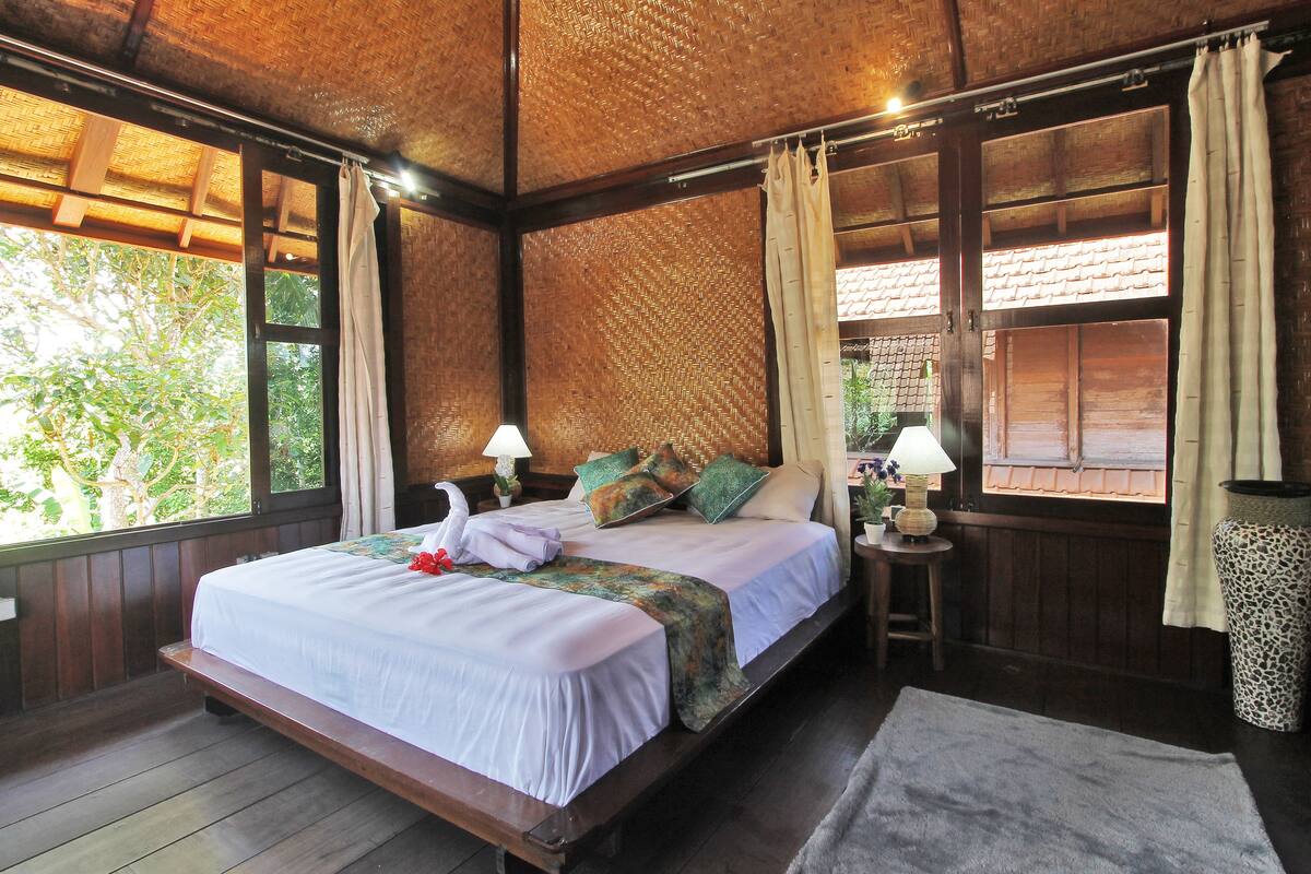 Traditional Room, 1 Queen Bed, Terrace, River View | Desk, rollaway beds (surcharge)