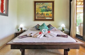 Camera Standard, 1 letto queen, terrazzo, vista valle | Una scrivania, letti aggiuntivi (a pagamento)