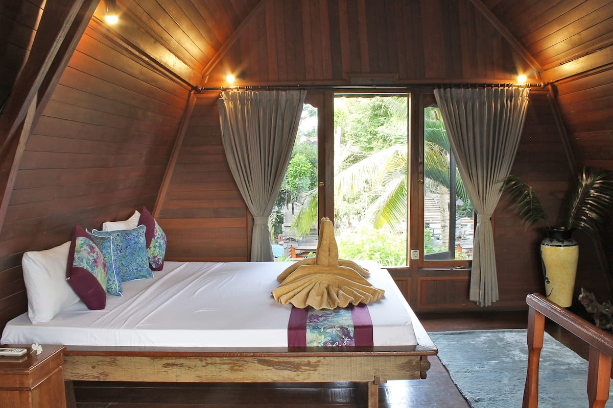 Superior Cottage, 1 Bedroom, Terrace, Valley View | Meja, katil lipat simpan/tambahan