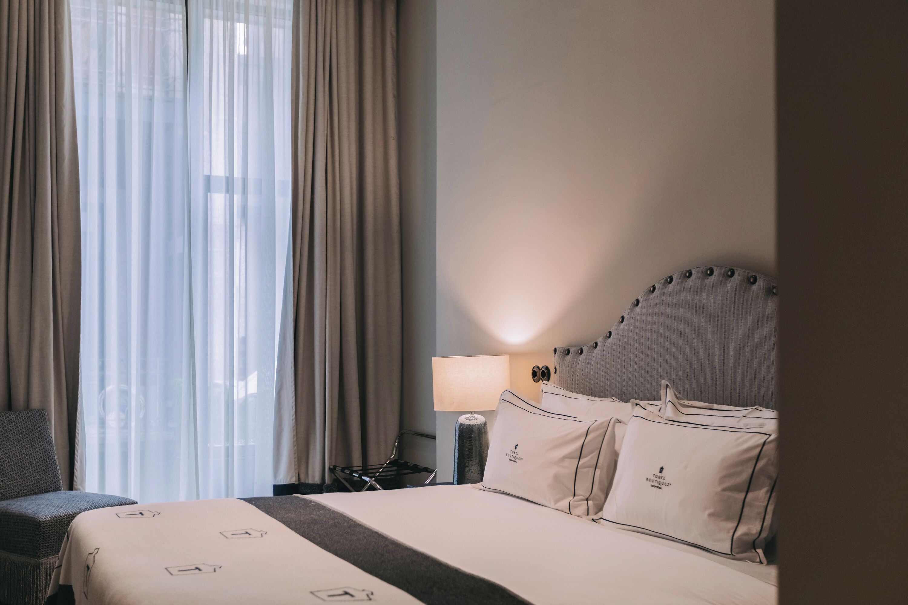 2 Bedroom Apartment | Sengetøy av topp kvalitet, minibar og safe på rommet