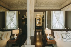 Executive Deluxe | Premium bedding, minibar, in-room safe, individually decorated - Torel Palace Porto (Porto)