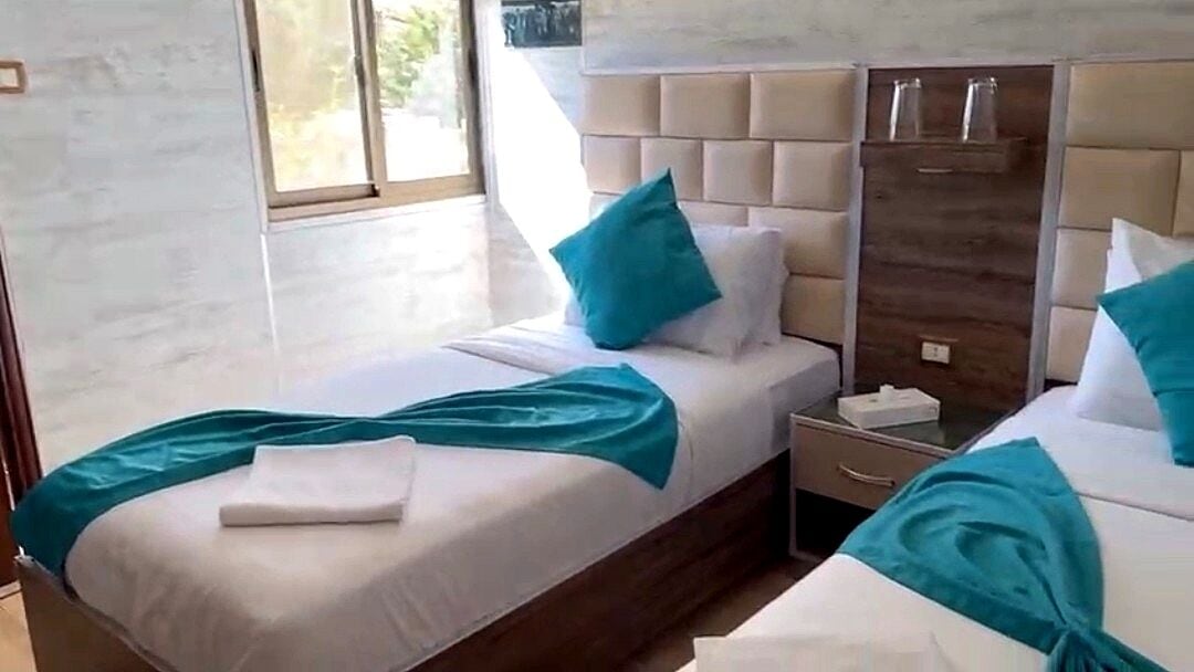 Cabane Supérieure, 2 lits une place, balcon | Draps fournis