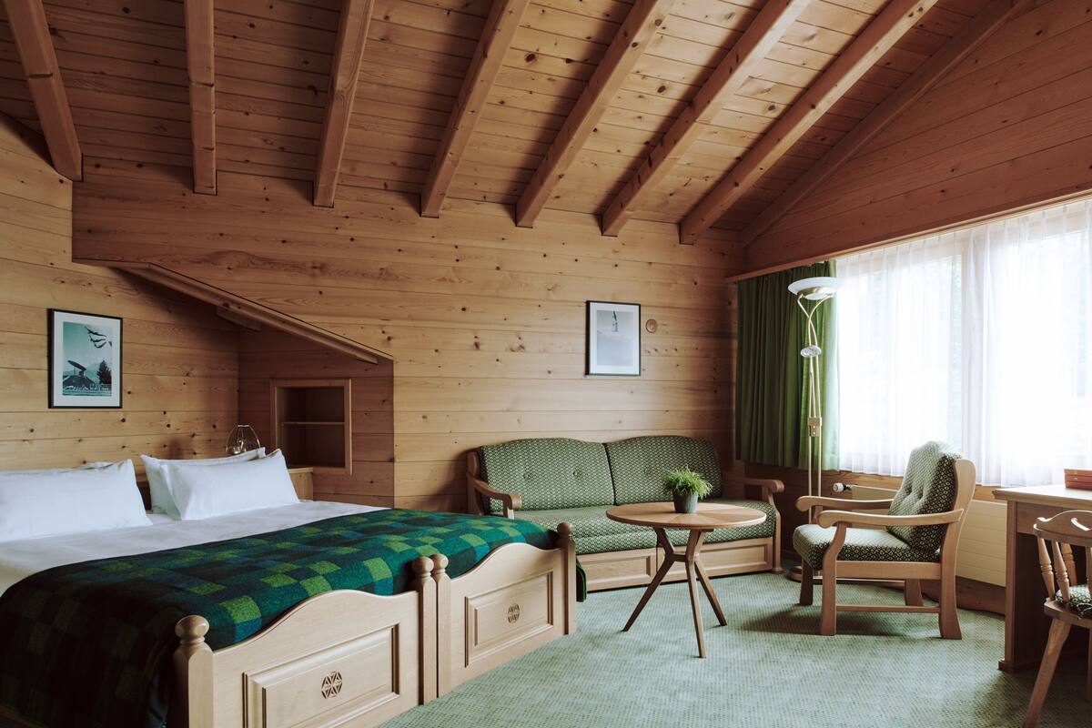 Quarto casal luxo, 1 quarto | Cofres nos quartos, escrivaninha, Wi-Fi de cortesia, roupa de cama
